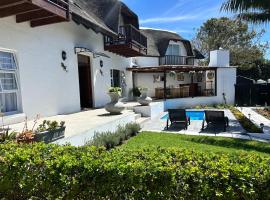 Tree Aloe Guest house, hotel de playa en St Francis Bay