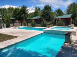 Cabañas Esmeralda, hotel in Villa Ciudad de America