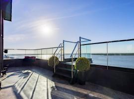 Xtay Cais Rooftop - Studios aconchegantes com Sky view para o Guaiba, apartment in Porto Alegre