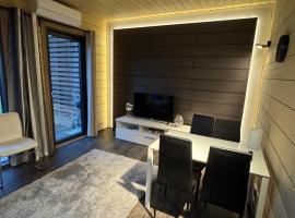 Ellivuori Chalet 5, Chalet Rauta – hotel w mieście Karkku