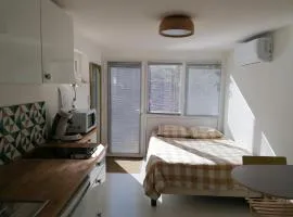 Charmant studio - Terrasse - Parking gratuit