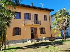 IRIS Villa ristrutturata con giardino