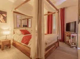 Suite romantique La Maison de Flora SPA intérieur, jardin et lit King size