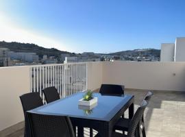 M31Stays - Lilcarm Modern Apartments and Penthouse, St Paul's Bay – hotel w mieście St Paul's Bay