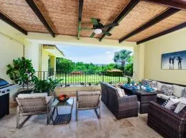 Stunning Remodeled Beachfront Condo!