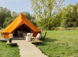Glamping Chateau d'Hamont, lyxt&auml;lt i Herk-de-Stad