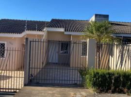 Casa com garagem 4 pessoas, Hotel in Ponta Grossa