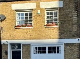 The Snug in a Quaint English Mews House