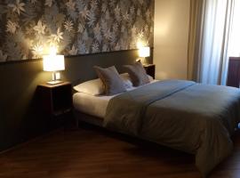 Antica Dimora San Crisante - centro storico, hotel met parkeren in LʼAquila