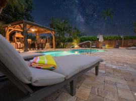 Family Oasis at Sunrise Private Pool, Game, Cardio, Grill, Work & Play, hotel in Sunrise