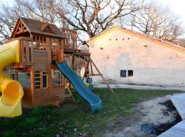 Gite De Caractère En Pleine Nature, hotel in Bourg-de-Visa