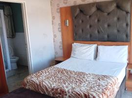 Lookout Star Legend Accommodation, hotel in Parow