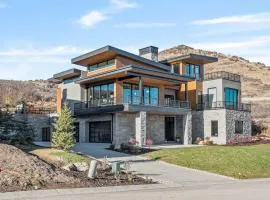 6BR SkyRidge Hot Tub Sauna Views Sleeps 16