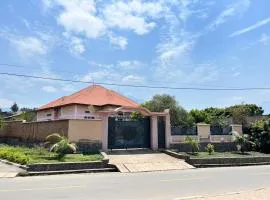 Kinigi Holiday Home