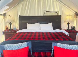 Tent 2 Oxen-Le-Fields Montana, Hotel in Conner