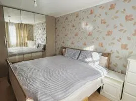 Salford Detached House with Ensuite King Room
