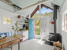 200-Year-Old House By The Southern Archipelago, hotel em Mandal