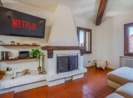 Little Cottage near Ferrari's City