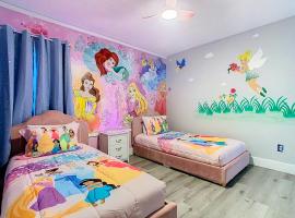 Casita mi Encanto a Cozy & Spacious House, 4-bedroom 3-Bath & pool，位于基西米的酒店