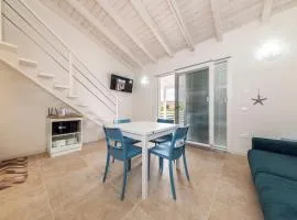 Terraced villa with sea view, parking, Wi-Fi, and AC for 4