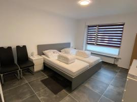 Moderne 2 Zimmer Wohnung Küche und Bad im Zentrum, hotel v destinaci Merzig