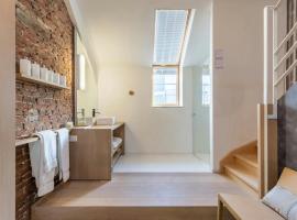 DEUXHOMMES Boutique B&B Massage&Spa, מלון בהאסלט