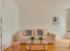 Charmant appartement 2 pièces, accès rapide Paris, hotel in Vanves