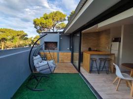 PUROBEACH SUITES Centro a 2 cuadras del mar, ξενοδοχείο σε Mar Azul