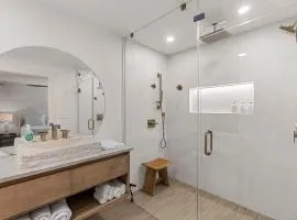 Wilmington Luxury Spa Retreat- Prime Location