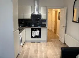 QUEENs STAYS BELFAST 1 bedroom apartment