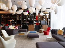 citizenM London Bankside, hotel in London