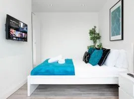 Four Bedroom House - Parking - Garden - Netflix 22C