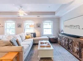 Pearl of the Promenade - Old Town Bluffton, SC 2 Bed Townhome in Prime Location