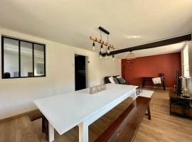 Calme à la campagne, confort de la ville !, hotel di Botans