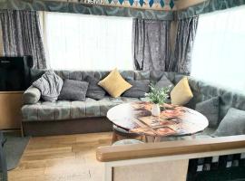 The Chase Caravan Park ref E, Hotel in Skegness