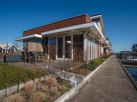 Modern Waterfront Retreat, hotelli kohteessa Uitgeest