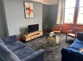 Family and Group Stay 2BR by Park Sleeps 7