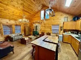 Watauga Lake Retreat Cozy family cabin Sleeps 8