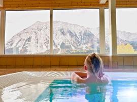 Soul & Summit Tauplitz - Bergblick, Spa & Skilift nah, hotel in Tauplitz