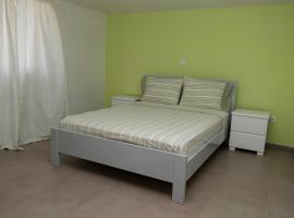 Quarto com Vista para a Cidade, ξενοδοχείο σε Ribeira Grande