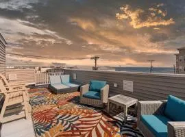 Ocean Hideaway Rooftop Deck Fireplace
