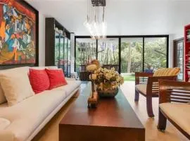 Relaxed Coastal Living with Outdoor Space