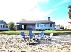 New! Huron Paradise - Family-friendly Lakefront!, hotel v destinaci Au Gres