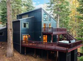 Hot Tub Sauna Forest Views in Tahoe Donner Cedar Summit by Avantstay