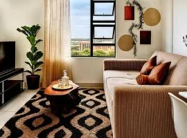 Luxury Skyline Escape - with Cosy Pool and Braai area