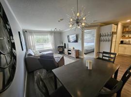 White-Tail Hollow - 309 - 1105 Henry Rd, self-catering accommodation in Courtenay