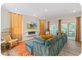 Brand New 3 Bed 3 Bath Modern Home in Downtown