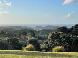 Matapouri & Tutukaka Spectacular Coastal Views- Aroha Luxury Guest Suite, hotel in Tutukaka