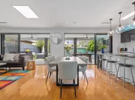 Bright Family Home in Rydalmere with Yard & BBQ