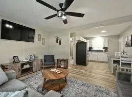 4BR Home near KC Stadiums & I-70 - Sleeps 10